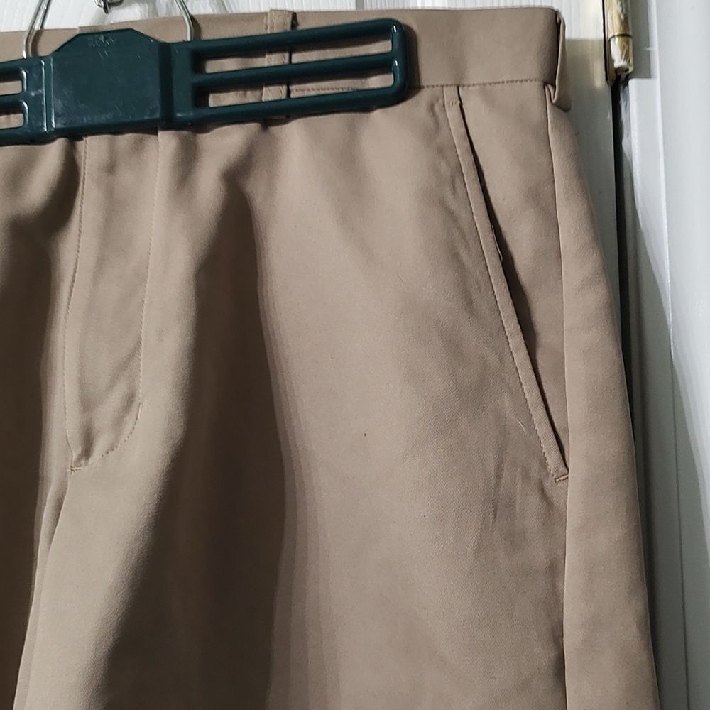Perry Ellis 2 Under khaki  tan dress casual flat front shorts  Sz 34 - Picture 2 of 5